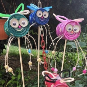 décoration à partir de boite de conserve qui ressemblent à des animaux rigolos et colorés