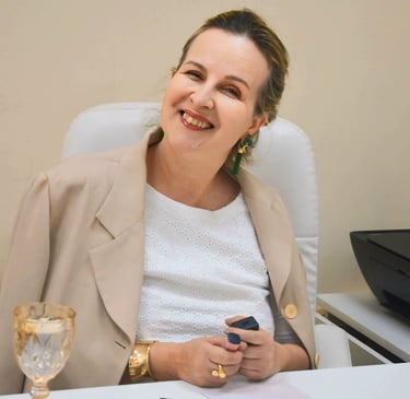 Dra. Cris Tavares dermatologista e nutróloga. Atendimento na Tijuca ou online.