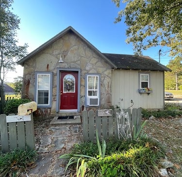 Apple Blossom Cottage in Eureka Springs, Arkansas
