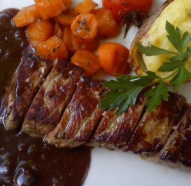 Le Restaurant Propose des entrées plats et desserts à emporter