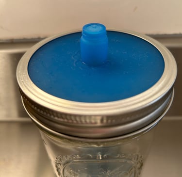 Waterless airlock
