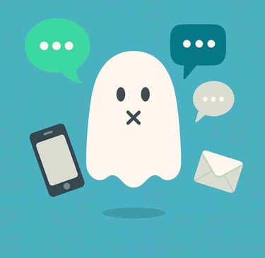 Vitt spöke blå bakgrund kuvär och pratbubblor