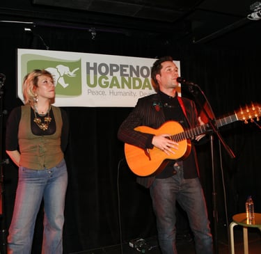 Martha Wainwright joins her brother Rufus onstage