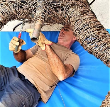 travail du fil de fer artiste sculpteur Wilfrid Bricourt