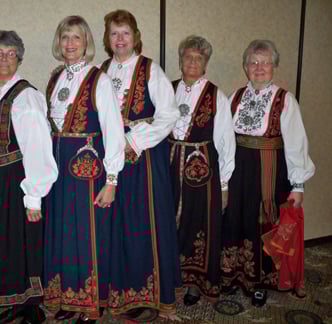 5 ladies in telemark bunad
