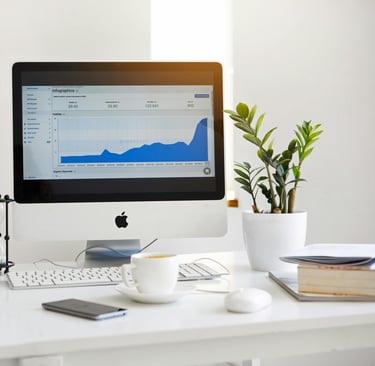 a computer monitor screen showing a monitor and a keyboard