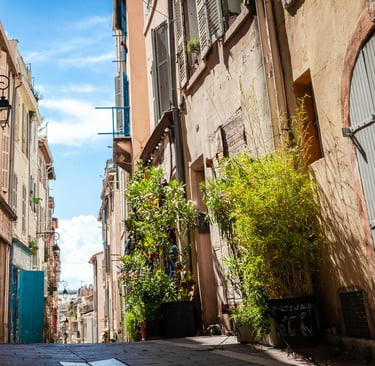 Marseille quartier Panier rue airbnb casamore conciergerie
