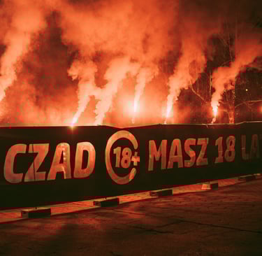 baner urodzinowy z podświetlanym napisem prezent na 18