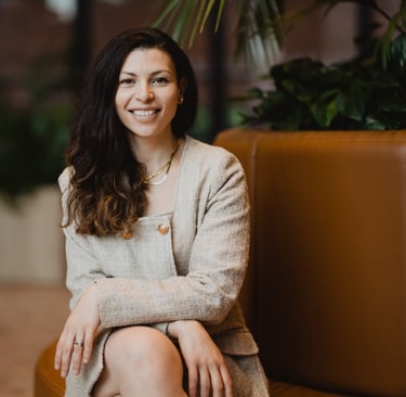 end imposter syndrome, speak with confidence, executive leadership coaching woman