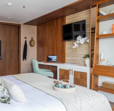 MY Wayra, Kontiki Expeditions, Aura Selections