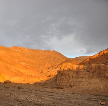 the golden walls of the mosaic canyon, death valley