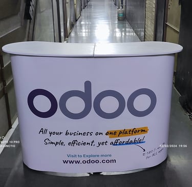 Magnetic Popup Curved Reception Table