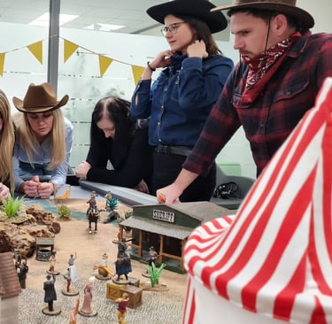 stalo žaidimas, escape room, protmūšis ir RPG