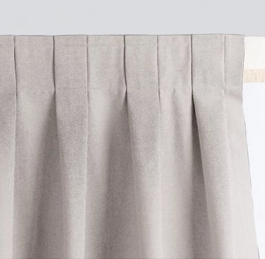 Tête de rideau à plis plat