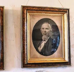 Lafayette - Photos of Mr/Mrs Marsh at their historical home