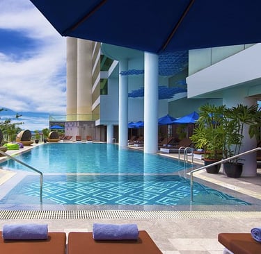 Le Meredien Kota Kinabalu swimming pool