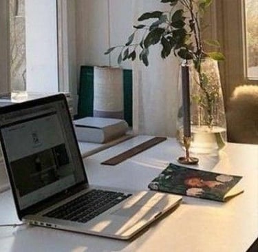 Study/Work Space Essentials at Planora