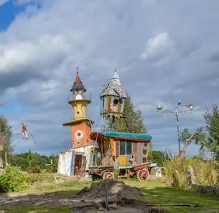 Ty Bayon - Les lieux à visiter - Culture et curiosités locales : Poète Ferrailleur (Lizio)