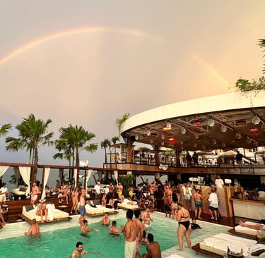 Boat party in Thailand pictured by Francesco Margaretini Luxury Travels