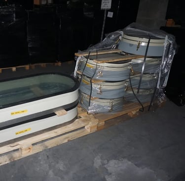 Scheepsramen en patrijspoorten op een pallet