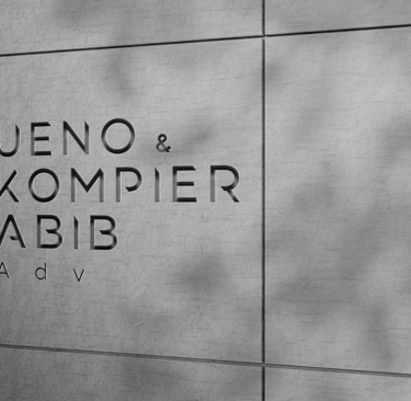 Projeto Ueno & Kompier Abib – Projeto de Identidade Visual feito pelo Estúdio Criativo Voluca