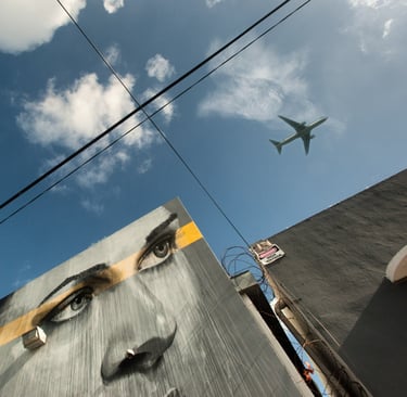 Avion dans le ciel à  Miami, Floride, USA