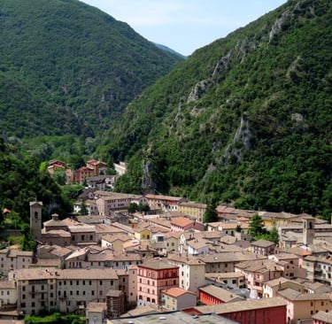 Cascate e sentieri romantici nelle Marche