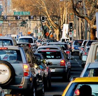 Vehículos transitando por Santiago - Grabado de patente - Gravat