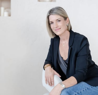 Yvonne, trauma-informed psychotherapist, gentle and approachable headshot