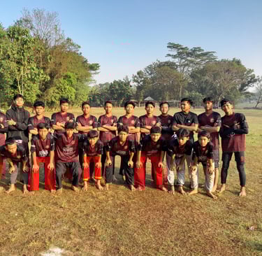 tim sepak bola santri darussajidin berfoto bersama menjelang pertandingan tujuh belasan