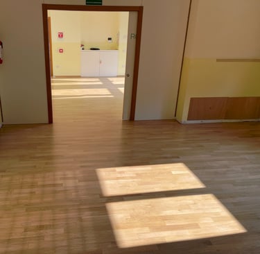 pavimento in legno appena levigato 