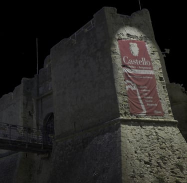 Nuvola di punti ottenuta da un rilievo 3D laser scanner di un castello, mostrando dettagli architettonici