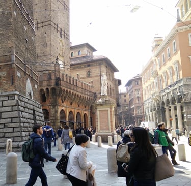 Piazza di Porta Ravegnana 
