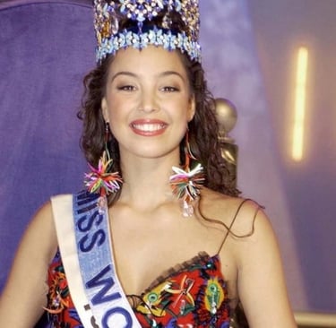 Azra Akın