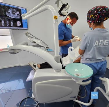 implantes dentales clinica dental ades