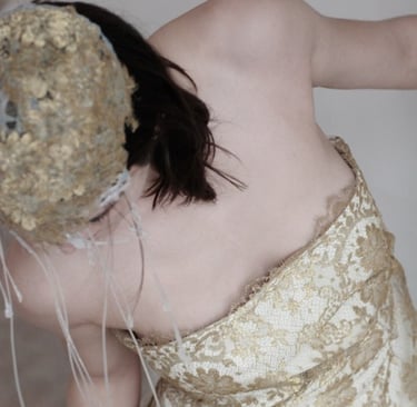 Robe de mariée Pensée en dentelle de Calais