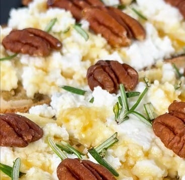 ⭐ FAQ 1 — Posso usare un altro tipo di ricotta?  Sì. La ricotta di pecora o di capra dona un sapore 