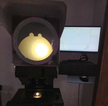 Profile projector