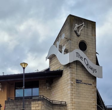 SWIMMING AND DIVING - WEST QUAY - SOUTHAMPTON