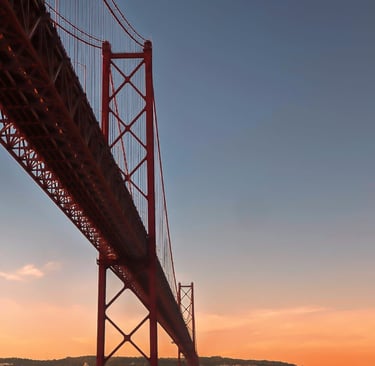 Pont du 25 avril lors du Croisière coucher de Soleil à Lisbonne