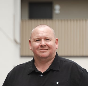 Patryk Weibel – zuständig für Korrespondenz bei DSM Office Passau, direkter Draht für Kommunikation und Service