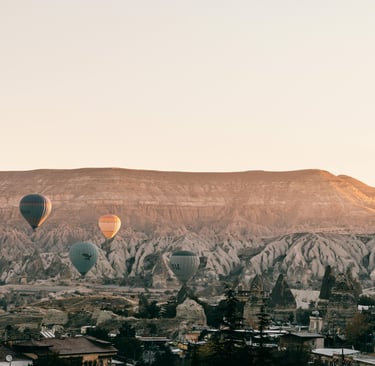 Loire Valley, France – A Scenic Balloon Ride Over Castles and Vineyards