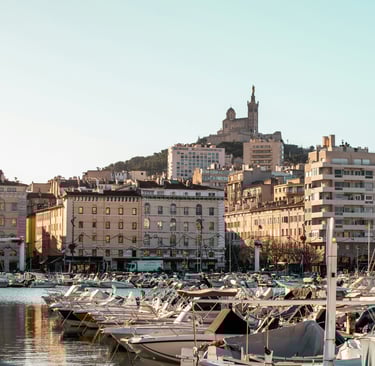 Vieux port marseille bateaux notre-dame de la garde