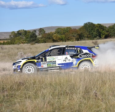 Les champions de France des Rallyes terre 2025 lors du rallye terre des cardabelles