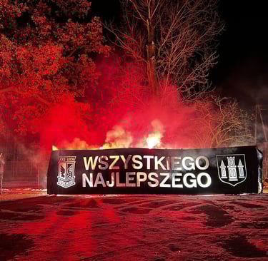 fajerwerki z napisem wszystkiego najlepszego lech poznań fc gostyń