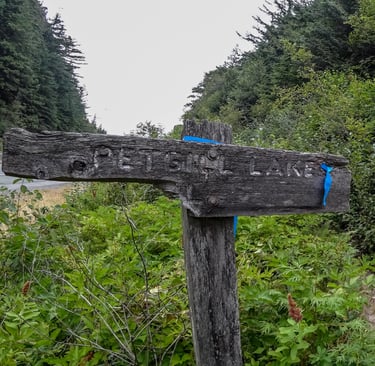 Sign at the start of the Petgill lake trail