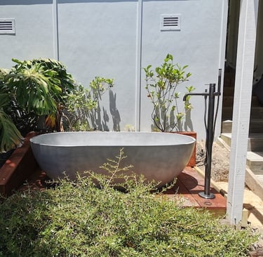 Outdoor bath Kawau Island CHR Builders