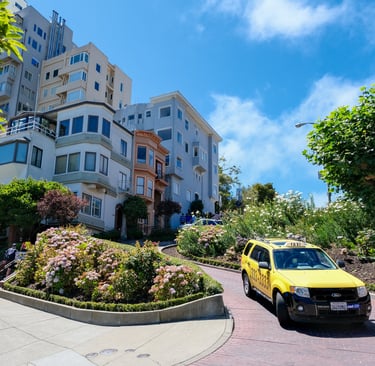 lombard street san francisco avec taxi