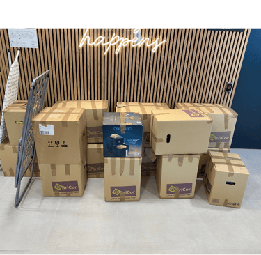 Cajas listas para almacenar en trasteros para estudiantes en Madrid durante el verano