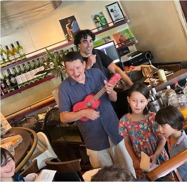 Cours de français à Tokyo, accessibles aux enfants comme aux adultes. Un grand jardin pour les enfan